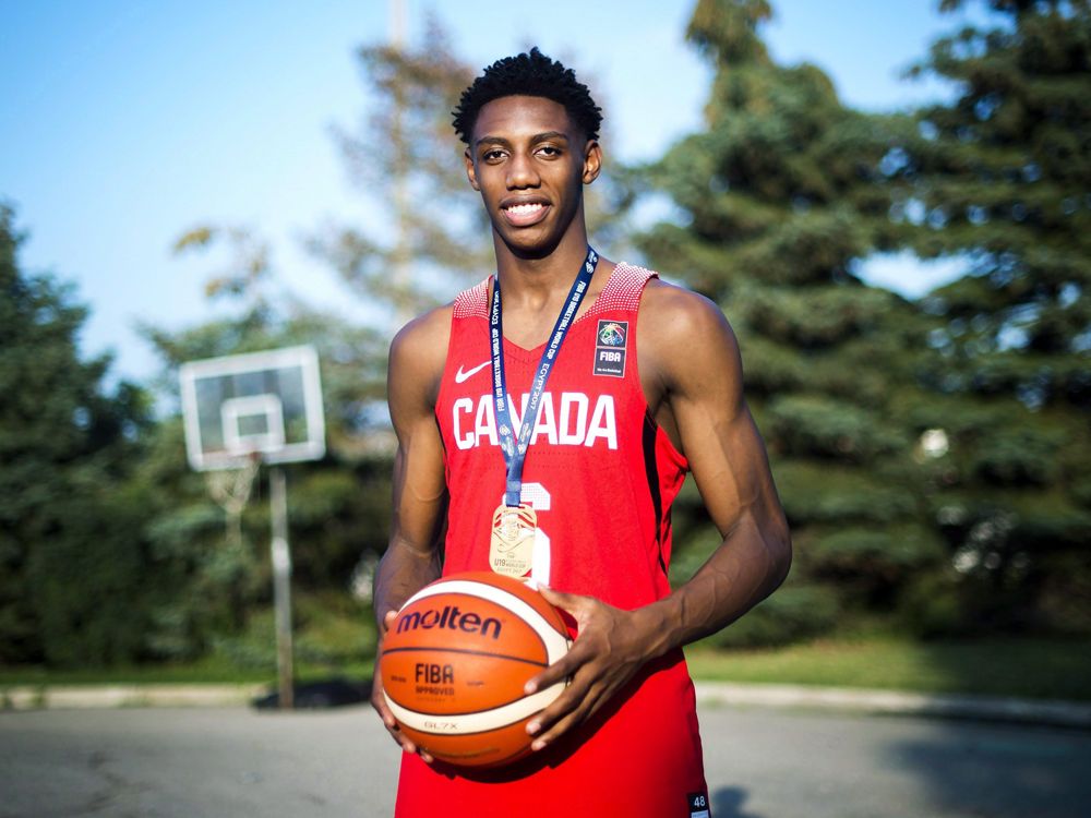 'I was shocked': Canadian basketball star wins U.S. player of year award